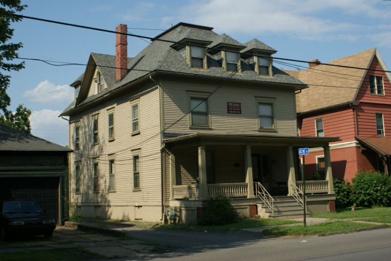 ECM REALTY Off Campus Student Housing for Williamsport, PA 760 West